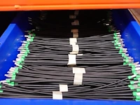 Grote partij grijpbakken elektrische kabels - afbeelding 6 van  31
