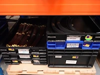 Grote partij grijpbakken elektrische kabels - afbeelding 14 van  31