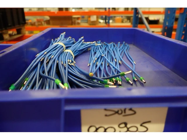 Grote partij grijpbakken elektrische kabels - afbeelding 21 van  31