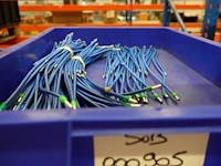 Grote partij grijpbakken elektrische kabels - afbeelding 21 van  31