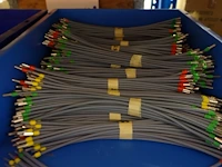 Grote partij grijpbakken elektrische kabels - afbeelding 31 van  31