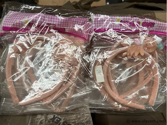 Grote partij haar accessoires, wo. haarspelden enz. - afbeelding 1 van  3