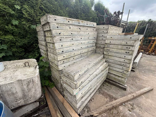 Grote partij heunnebeck bekistingsmateriaal - afbeelding 24 van  30