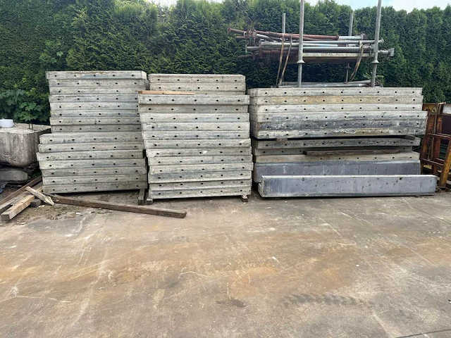 Grote partij heunnebeck bekistingsmateriaal - afbeelding 28 van  30