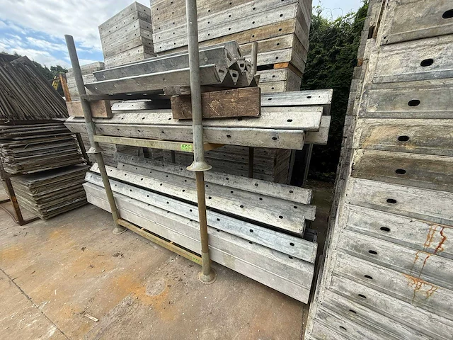 Grote partij heunnebeck bekistingsmateriaal - afbeelding 6 van  30