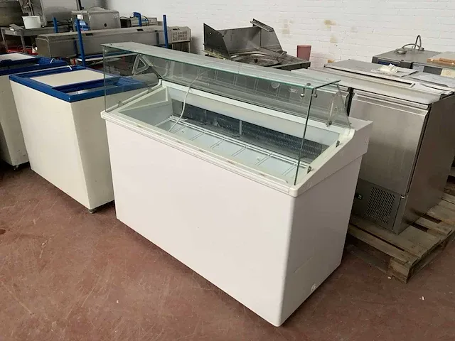Grote partij horeca apparatuur - afbeelding 17 van  21