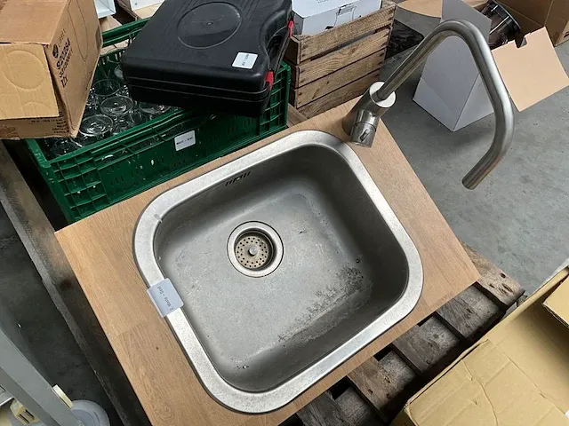 Grote partij horeca materialen - afbeelding 2 van  63
