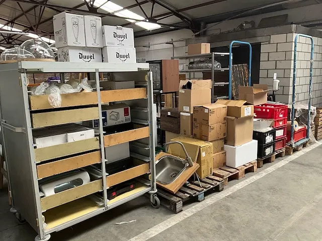 Grote partij horeca materialen - afbeelding 1 van  63