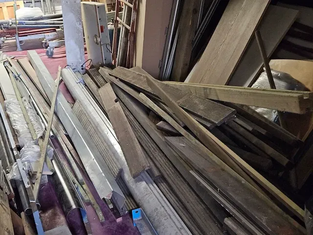 Grote partij hout - afbeelding 26 van  37