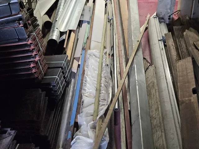 Grote partij hout - afbeelding 27 van  37
