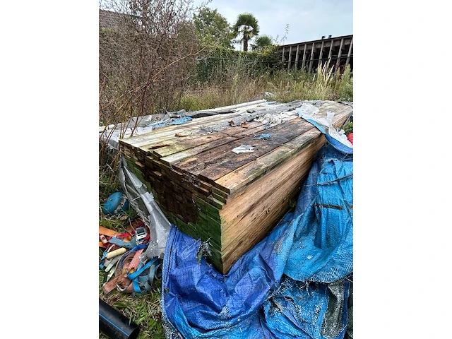 Grote partij houten planken - afbeelding 2 van  4
