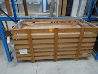 Grote partij houten plinten/afwerkingslatten - afbeelding 1 van  5