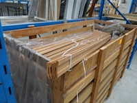 Grote partij houten plinten/afwerkingslatten - afbeelding 2 van  5