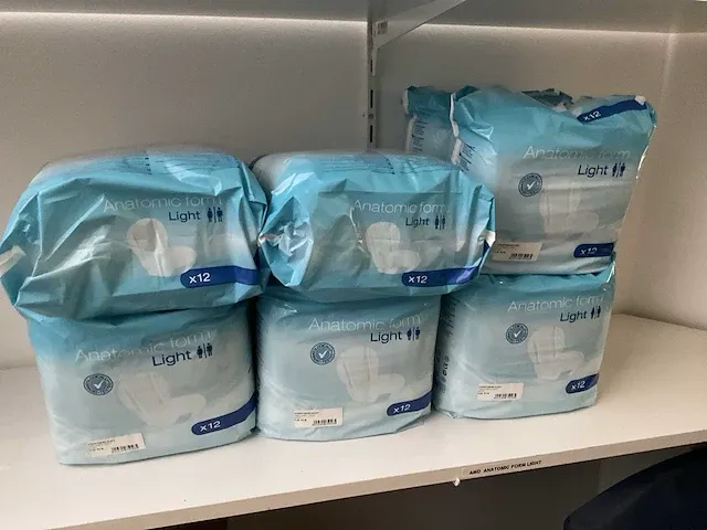 Grote partij incontinentiemateriaal - afbeelding 6 van  37