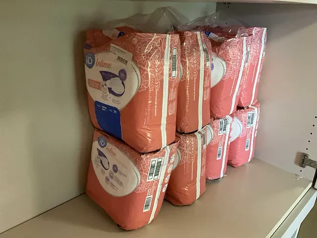 Grote partij incontinentiemateriaal - afbeelding 9 van  37