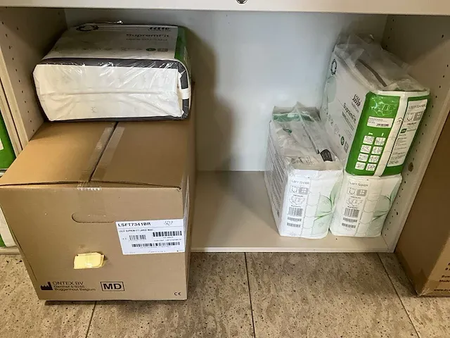 Grote partij incontinentiemateriaal - afbeelding 11 van  37