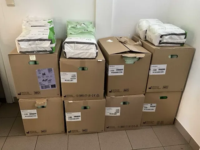 Grote partij incontinentiemateriaal - afbeelding 12 van  37