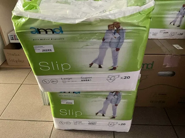 Grote partij incontinentiemateriaal - afbeelding 33 van  37
