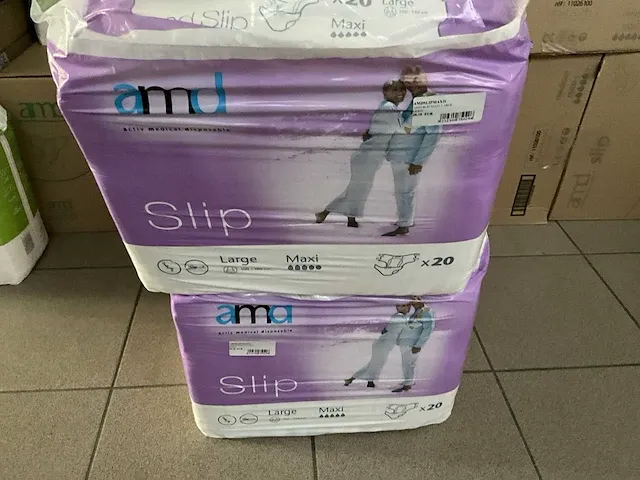 Grote partij incontinentiemateriaal - afbeelding 34 van  37
