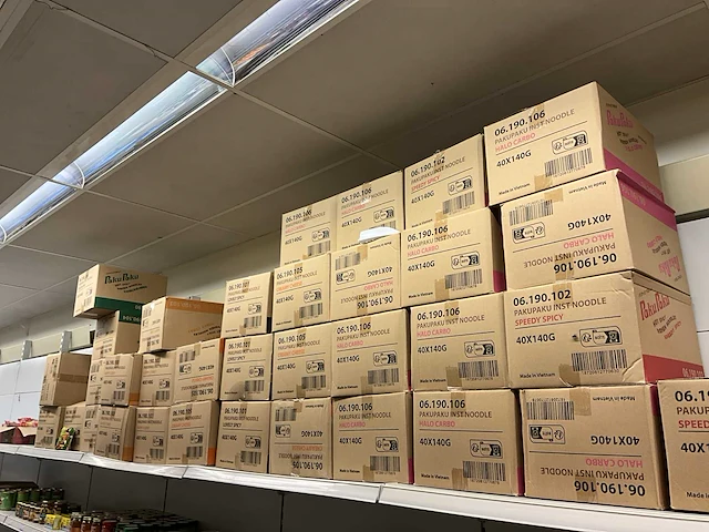 Grote partij instant noodles, plm 1600 stuks - afbeelding 1 van  12