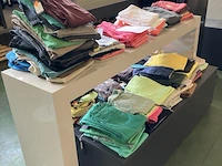 Grote partij kleding, schoenen en accescoires 5100 stuks - afbeelding 3 van  32