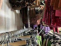 Grote partij kleding, schoenen en accescoires 5100 stuks - afbeelding 6 van  32