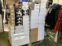 Grote partij kleding, schoenen en accescoires 5100 stuks - afbeelding 15 van  32