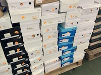 Grote partij kleding, schoenen en accescoires 5100 stuks - afbeelding 20 van  32