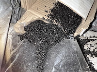 Grote partij kleine kraaltjes, (zonder pallet) - afbeelding 1 van  2