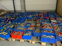 Grote partij koppelingen voor hydraulische slangen - afbeelding 1 van  31