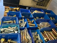 Grote partij koppelingen voor hydraulische slangen - afbeelding 13 van  31