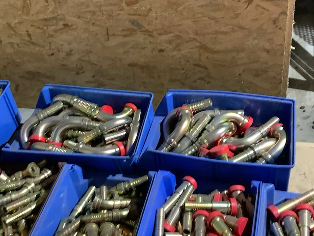 Grote partij koppelingen voor hydraulische slangen - afbeelding 19 van  31