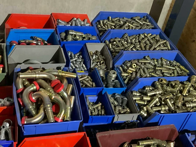 Grote partij koppelingen voor hydraulische slangen - afbeelding 20 van  31