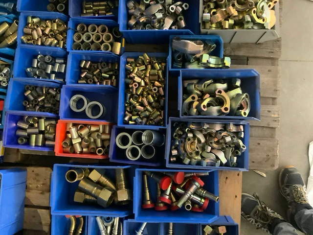 Grote partij koppelingen voor hydraulische slangen - afbeelding 26 van  31