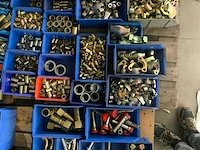 Grote partij koppelingen voor hydraulische slangen - afbeelding 26 van  31