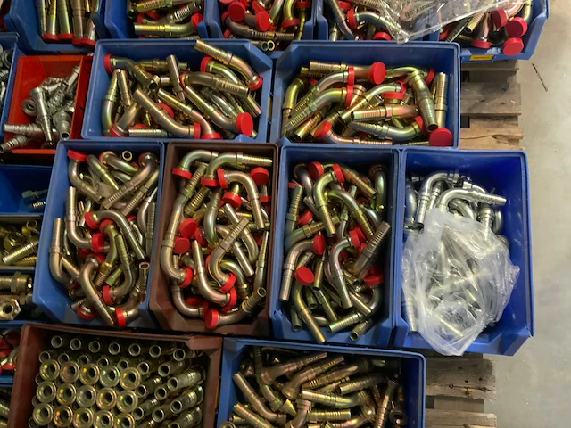 Grote partij koppelingen voor hydraulische slangen - afbeelding 29 van  31