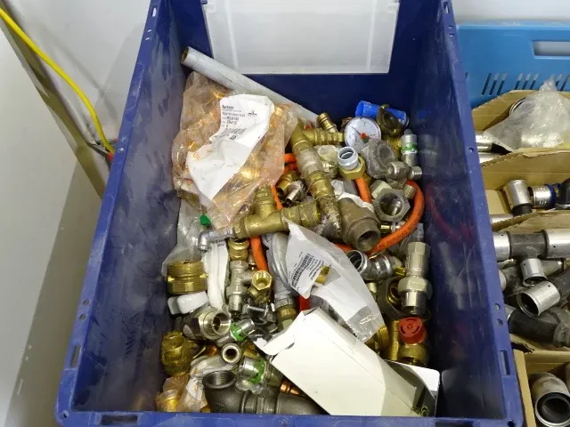 Grote partij koppelstukken - afbeelding 2 van  9