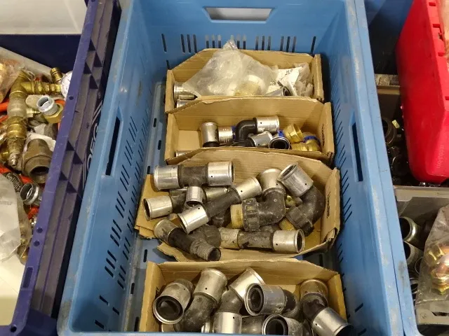 Grote partij koppelstukken - afbeelding 4 van  9