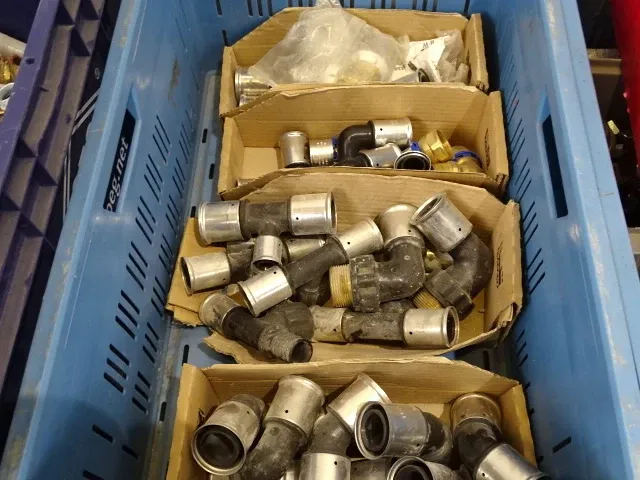 Grote partij koppelstukken - afbeelding 5 van  9