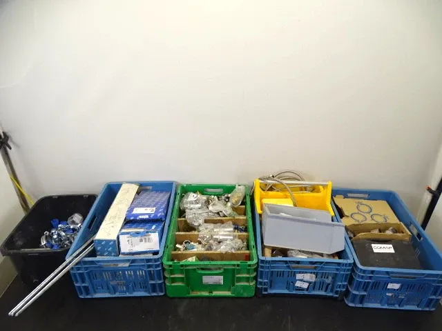 Grote partij koppelstukken - afbeelding 1 van  9