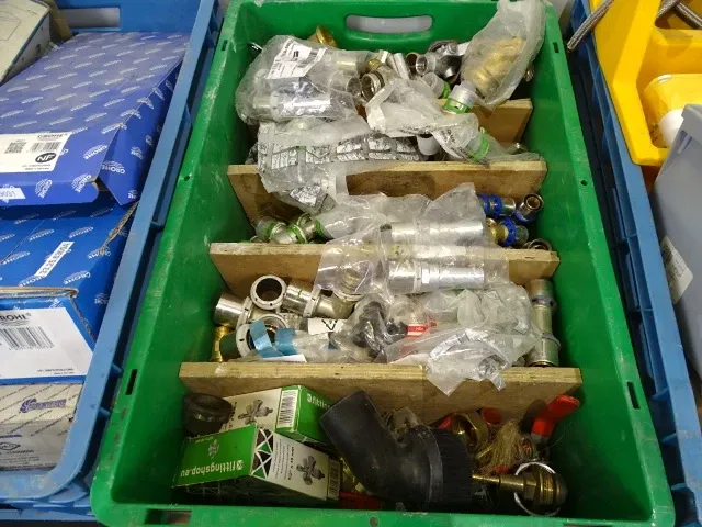 Grote partij koppelstukken - afbeelding 2 van  9