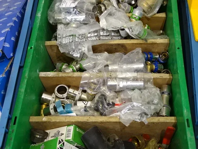 Grote partij koppelstukken - afbeelding 3 van  9
