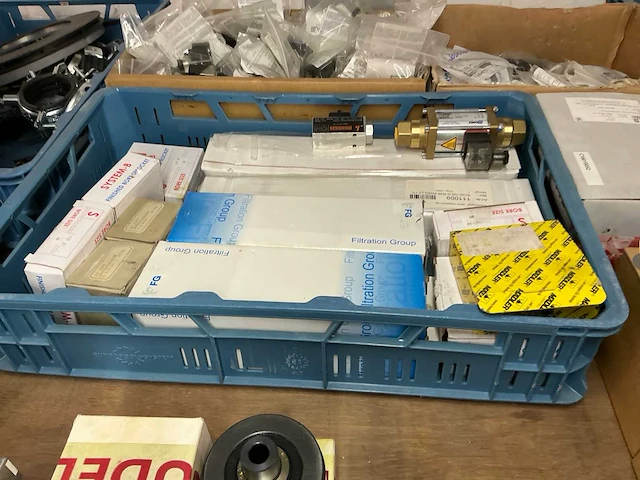 Grote partij machinebouw-toebehoren - afbeelding 2 van  18