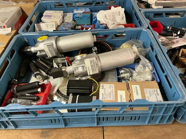 Grote partij machinebouw-toebehoren - afbeelding 16 van  18