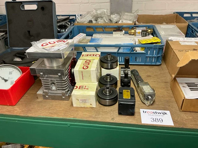 Grote partij machinebouw-toebehoren - afbeelding 18 van  18
