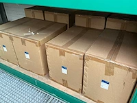 Grote partij machineonderdelen, toebehoren en veiligheidskleding - afbeelding 2 van  16