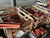 Grote partij magazijnstellingen (deels gedemonteerd) - afbeelding 11 van  23