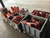 Grote partij magazijnstellingen (deels gedemonteerd) - afbeelding 14 van  23