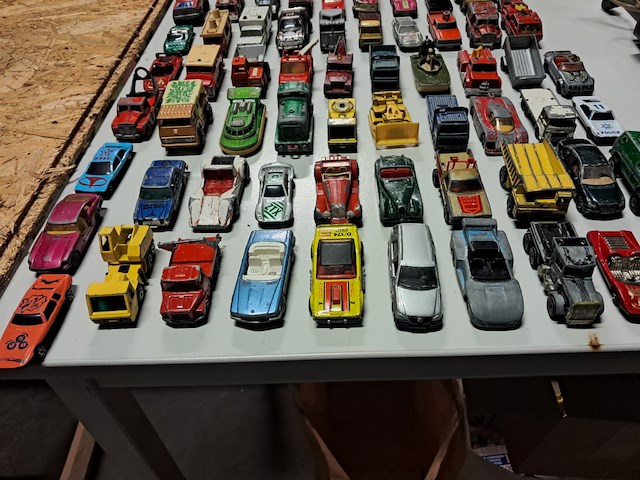Grote partij metalen autotjes 61 stuks - afbeelding 3 van  4