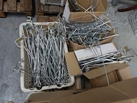 Grote partij metalen onderdelen voor rekken - afbeelding 11 van  21